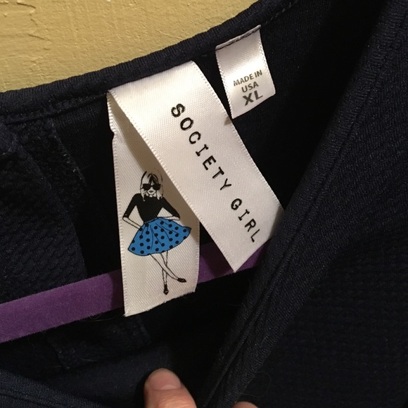 Dark navy scalloped hem top - Picture 2 of 4