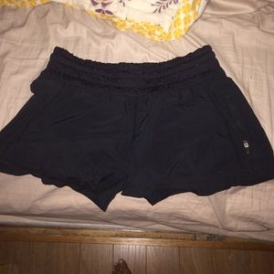 Lululemon tracker shorts