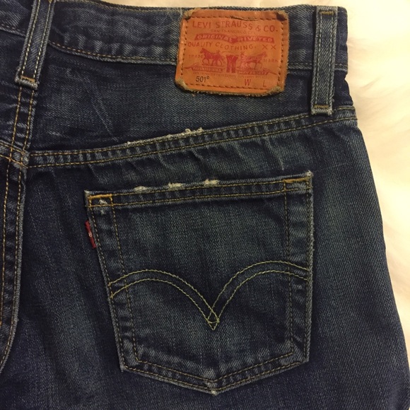 Levi Shorts - Picture 3 of 3