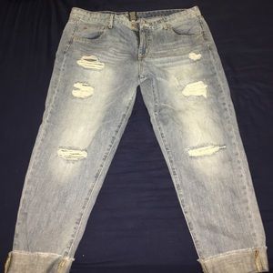 BOYFRIEND CROP JEANS