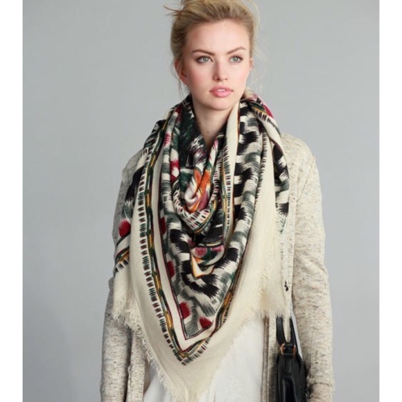 Tribal Print Blanket Scarf - Picture 3 of 4