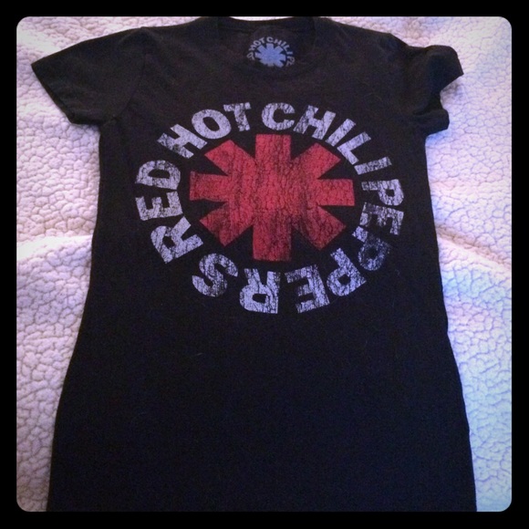 Red hot chili pepper tee