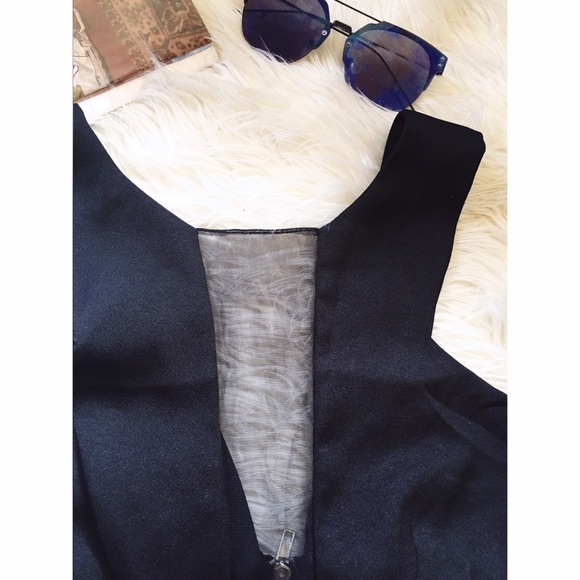 Black Crop Top - Picture 3 of 4