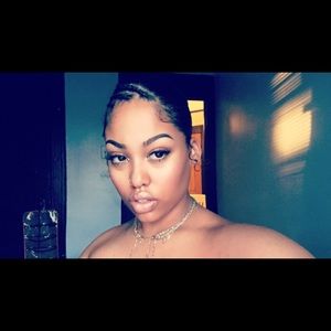 Meet your Posher, Taj