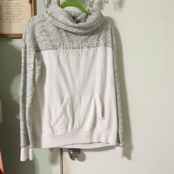 Hollister sweatshirt