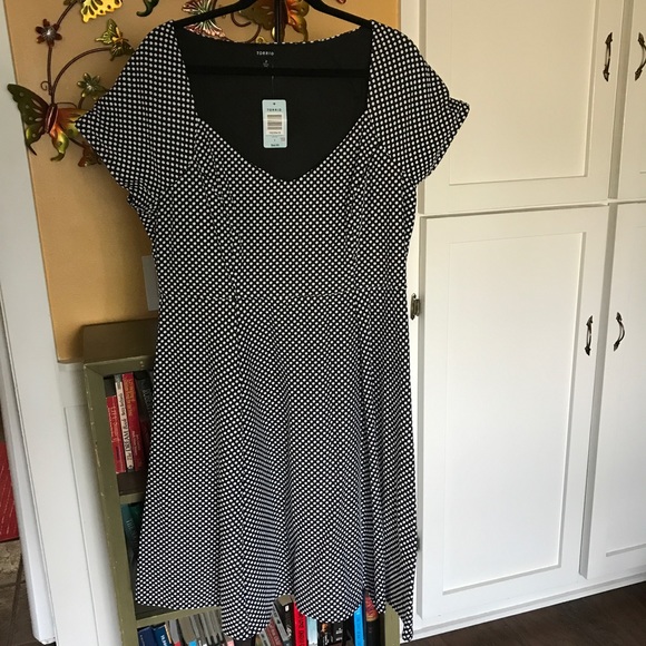 SOLD. Stunning vintage inspired polka dot dress! - Picture 3 of 8