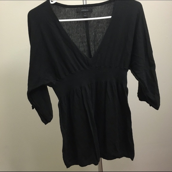 Express black V-neck short sleeves