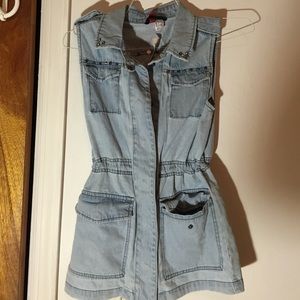Demi vest 🆕💕with studded designs