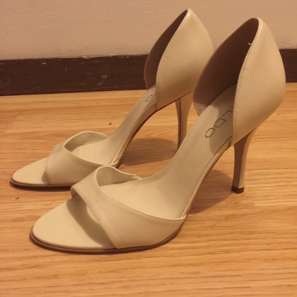 Nude Aldo peep-toe heels