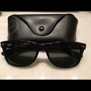 Ray-Ban Wayfarer polarized sunglasses