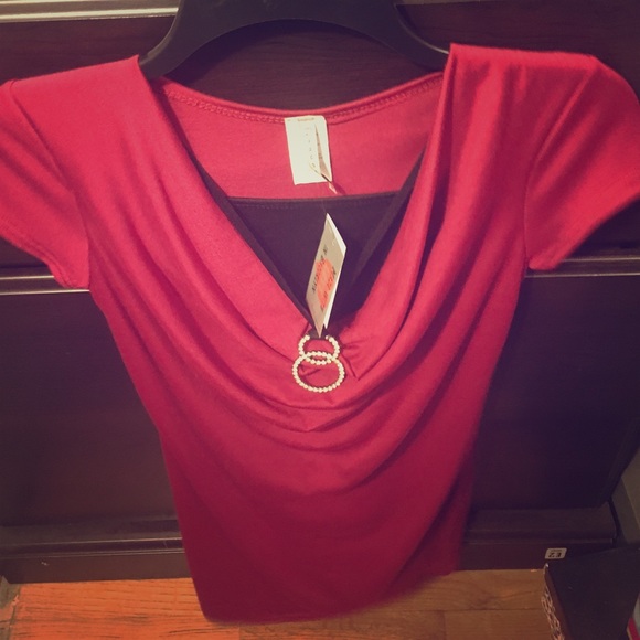 By Discreet dress top