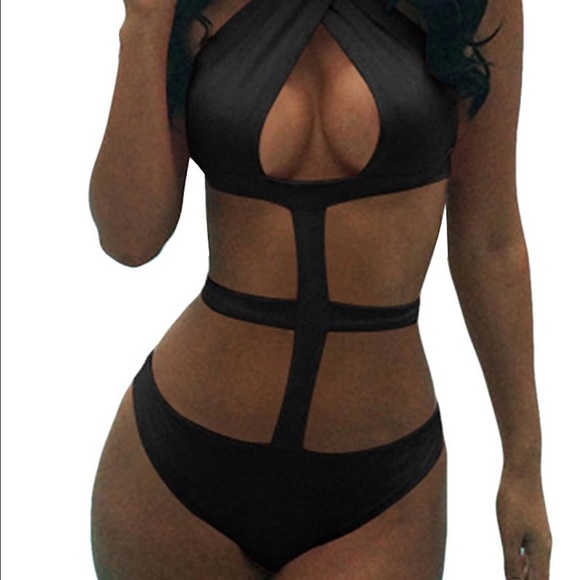 Criss Cross One Piece main image 1