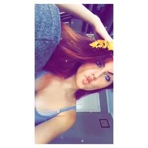 Meet your Posher, Mona