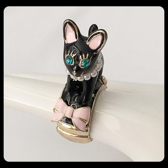*Sold* Betsey Johnson 'Doll House' Cat Stretch Ring HTF! - Picture 1 of 4