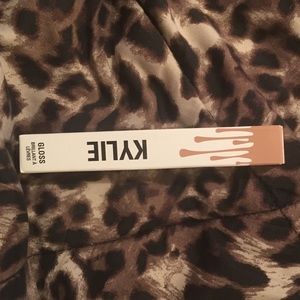 Kylie lip gloss