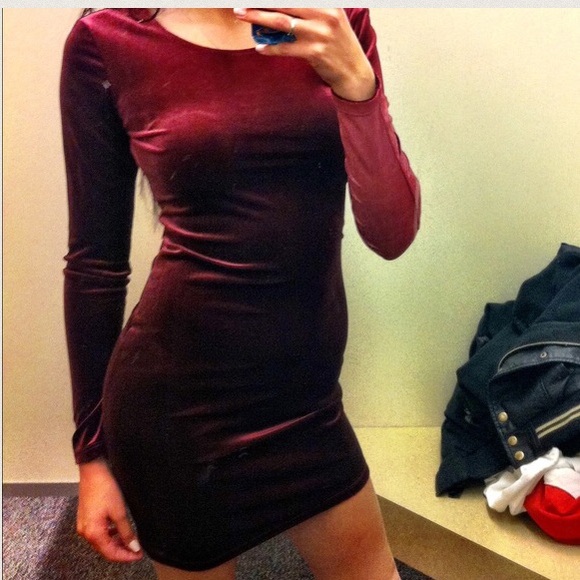 Mimi Chica Dresses & Skirts - Velvet red mini holiday dress.