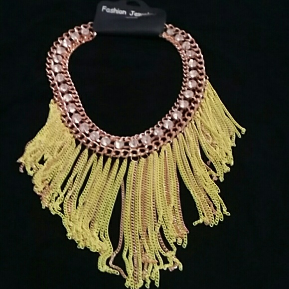 TASSEL CHUNKY NECKLACES