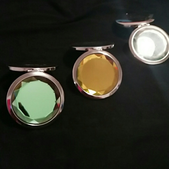 CRYSTALIZED COMPACT MIRROR