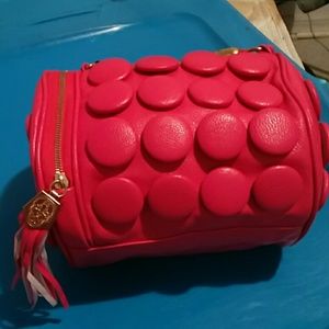 BIG BUTTON BUCKET BAG