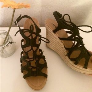 NEW Cute Black Strappy Wedges