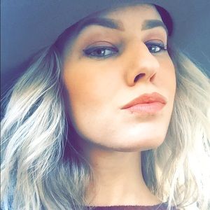 Meet your Posher, Nikki