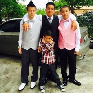 Meet your Posher, Efrain