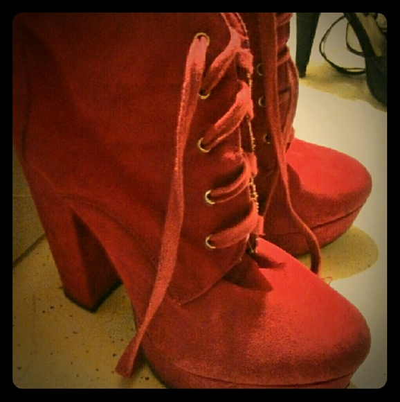 Heels RED