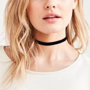 YOURE SO BASIC Black Velvet Choker Necklace