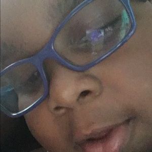 Meet your Posher, Devania