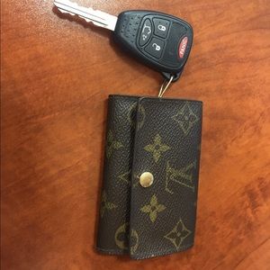 Louis Vuitton 6 Key Holder in Monogram