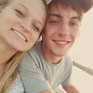 Meet your Posher, Logan ashleigh