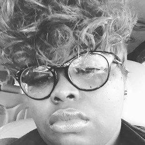 Meet your Posher, Denise