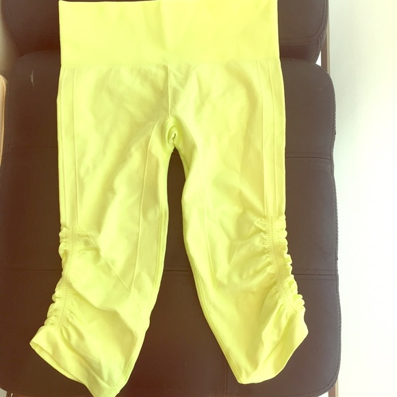Rare neon yellow Rave Lulu in the flow crop!