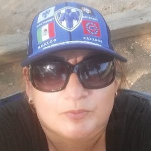 Meet your Posher, Yolanda