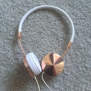FRENDS Layla Rose Gold Headphones