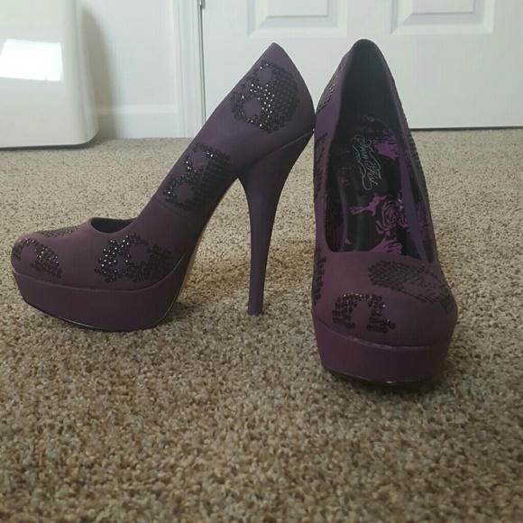skull high heels