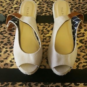 Sale! Talbots tan wedges