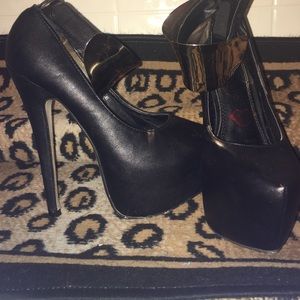 Lolashoetique.com heels.