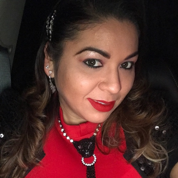 Meet your Posher, Mayra - Picture 3 of 4