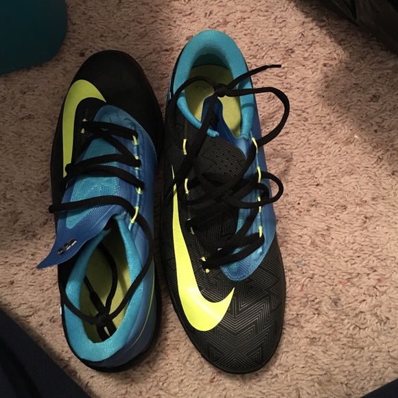 Kds, 6.5 kids which is an 8 in women's