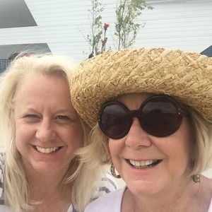 Meet your Posher, Linda