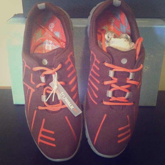 NWT! Size 7 Rockport truwalk Zero Walking shoe