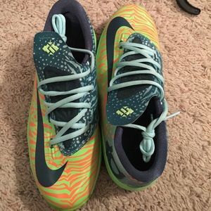 kDs size 6.5 kids (8 in women's)