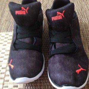 PUMA Women's Fashin ALT walking shoe, black/silver