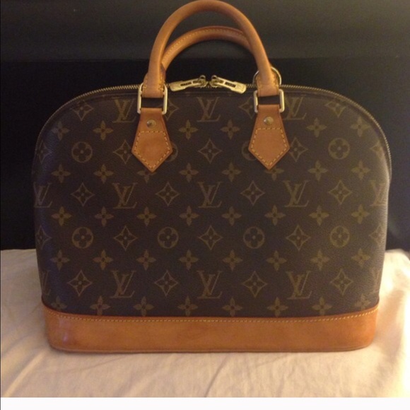 Authentic LV pre loved condition Feel free to ask - Picture 1 of 4