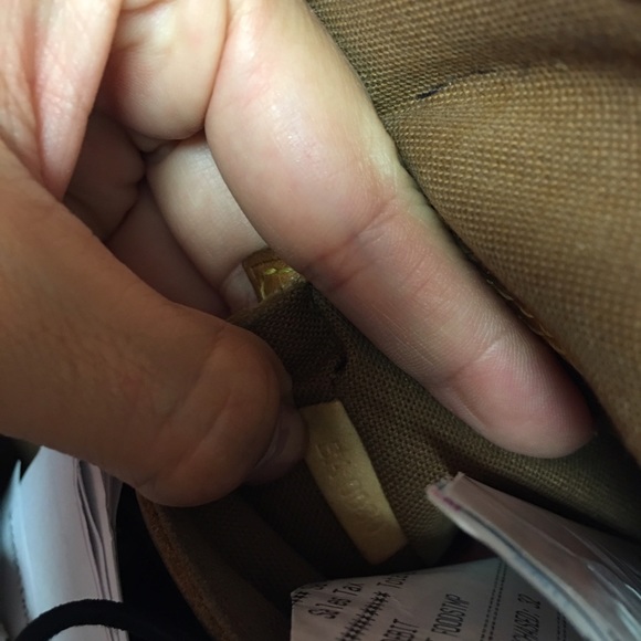 Authentic LV pre loved condition Feel free to ask - Picture 4 of 4