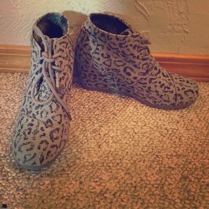 TOMS Cheetah print wedges