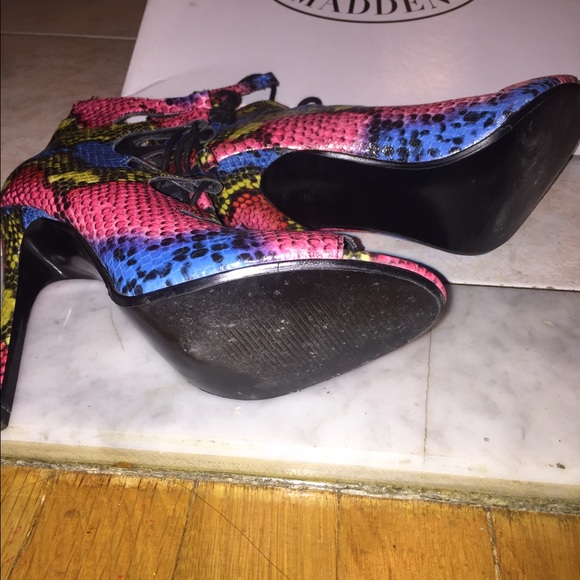 Lightly Worn, Steve Madden Multi Color Heel 6.5 - image 5