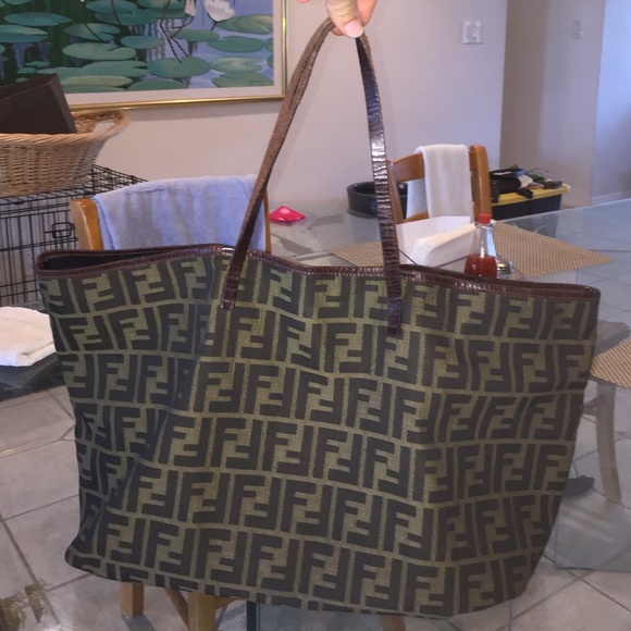 **Authentic** vintage FENDI  handbag/tote!!!!