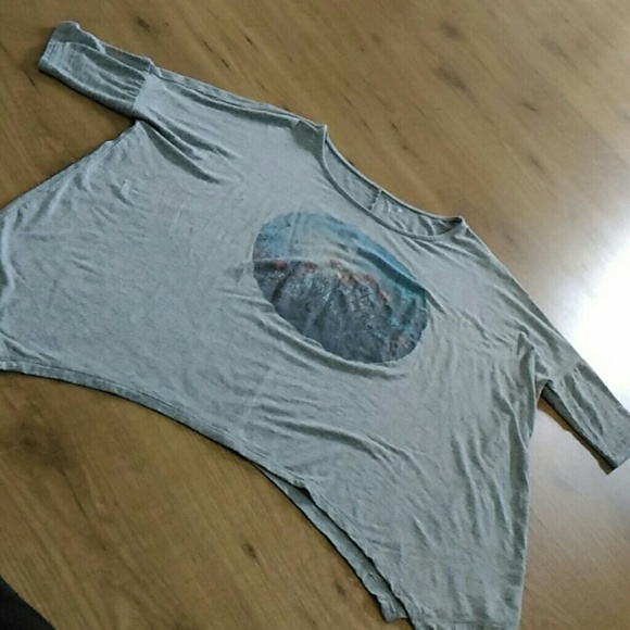 Nice Summer Top with Flowers in the Middle